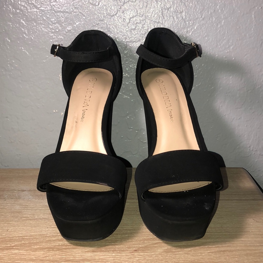 Heels - Picture 2 of 4